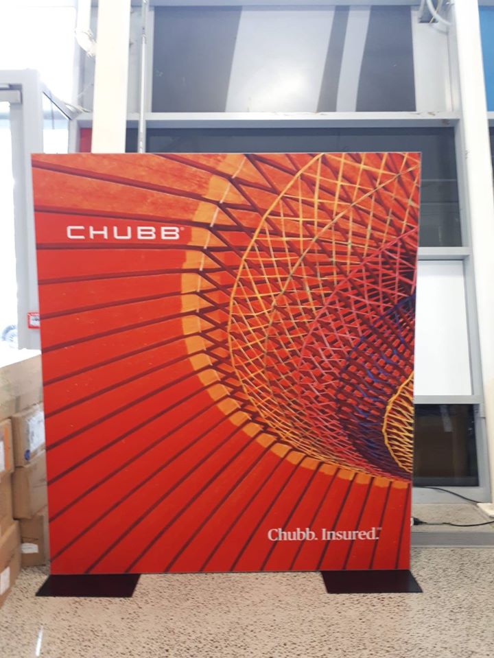 FREE STANDING ONE FRAME SEAMLESS SIGNAGE